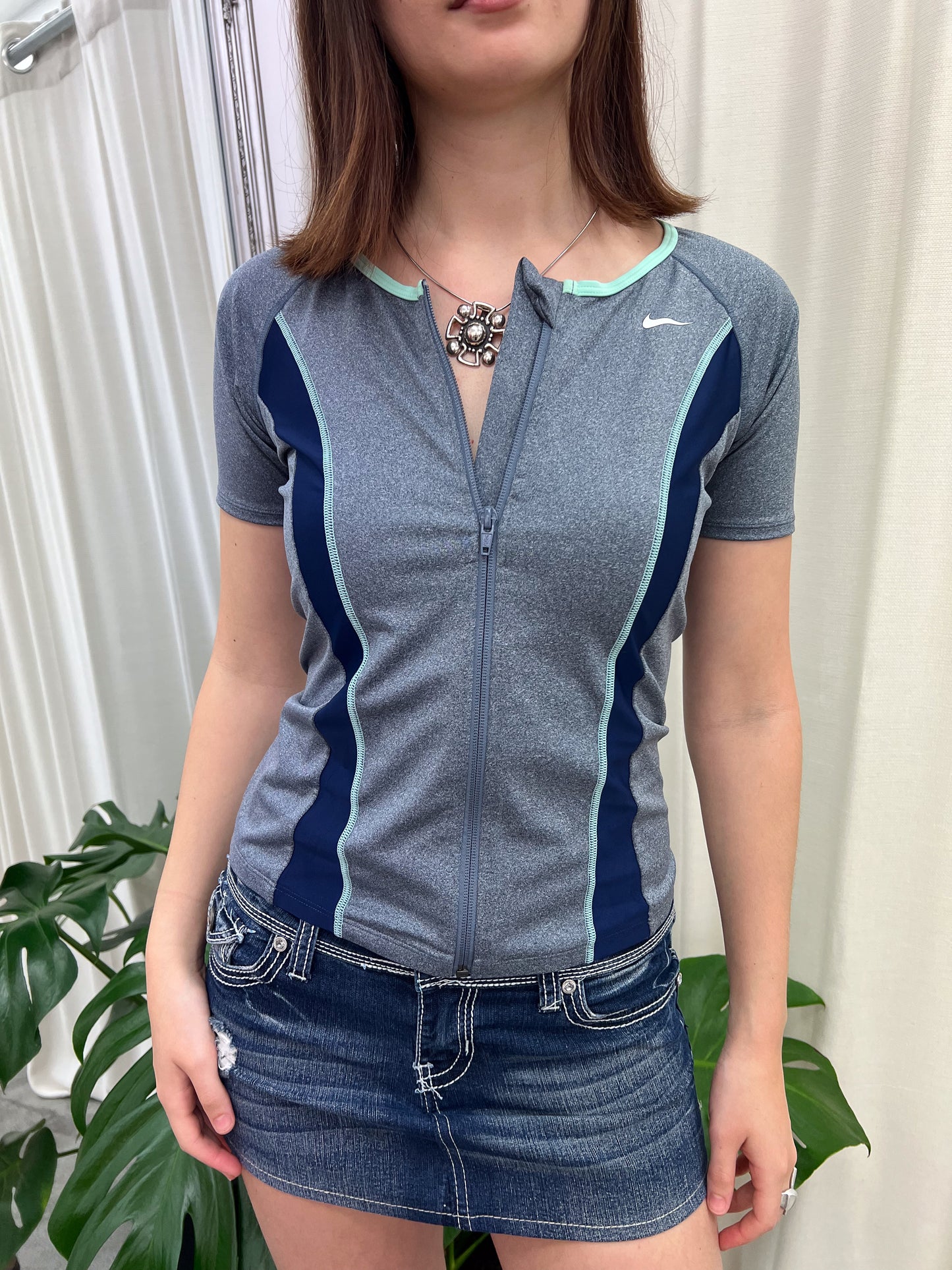 Grey Nike Short Sleeve Sports Top - Size M/L