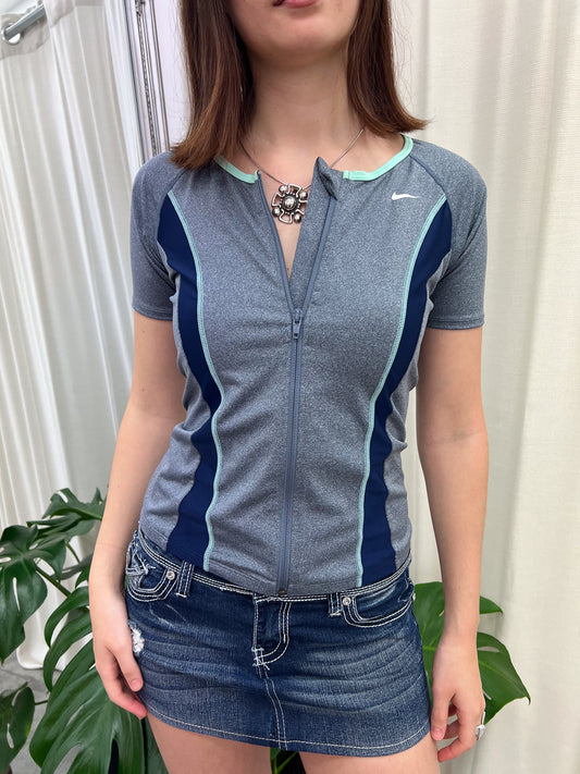 Grey Nike Short Sleeve Sports Top - Size M/L