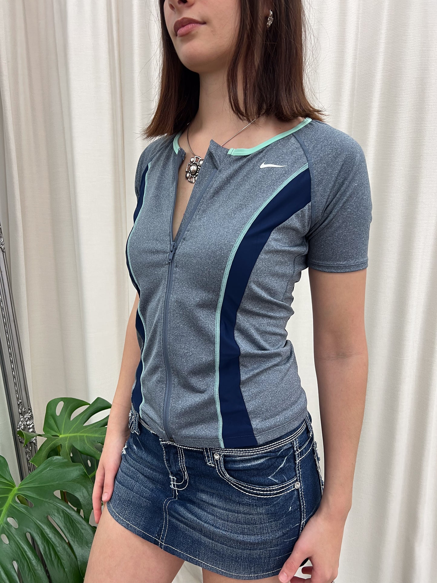 Grey Nike Short Sleeve Sports Top - Size M/L